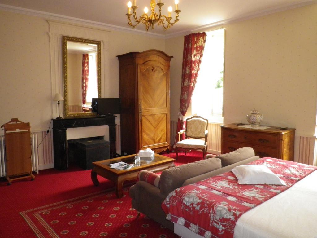 Bed and Breakfast Château de l'Oiselinière à Gorges  Chambre photo