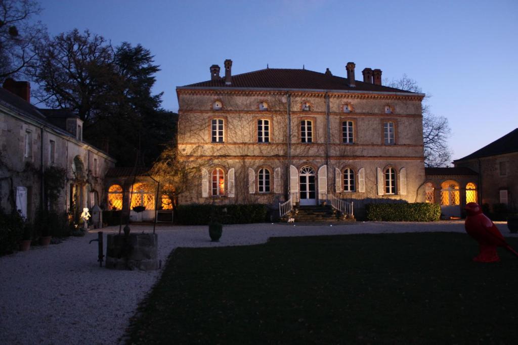 Bed and Breakfast Château de l'Oiselinière à Gorges  Extérieur photo