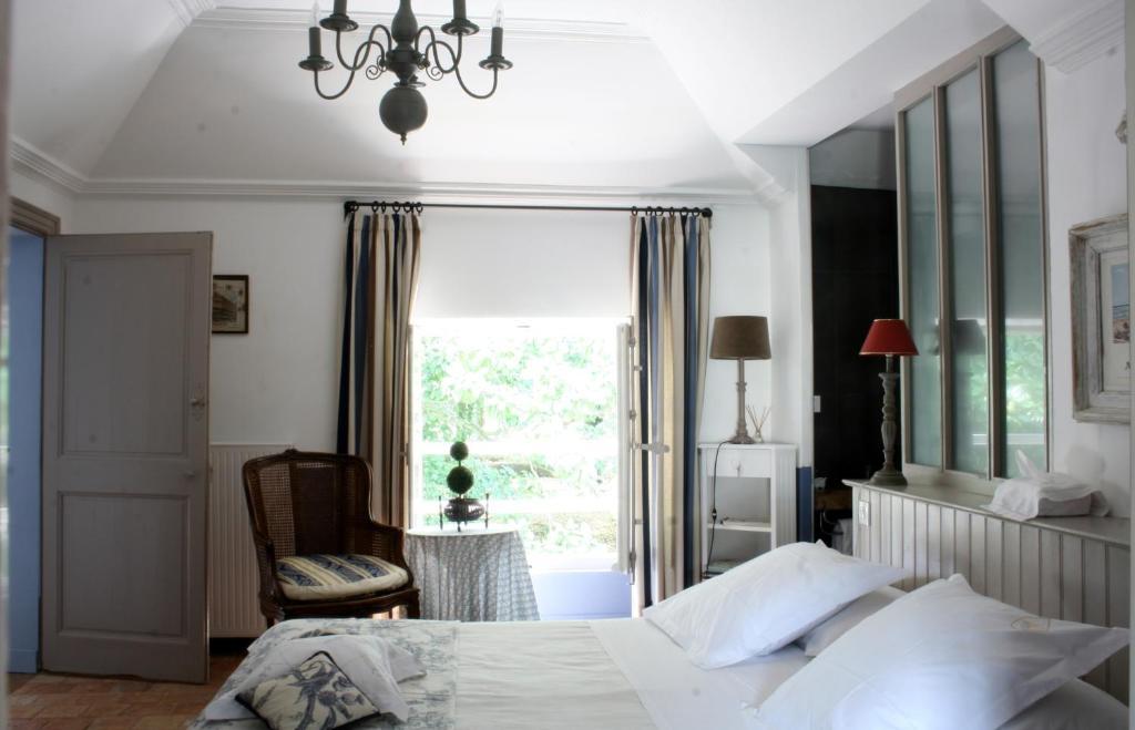 Bed and Breakfast Château de l'Oiselinière à Gorges  Chambre photo
